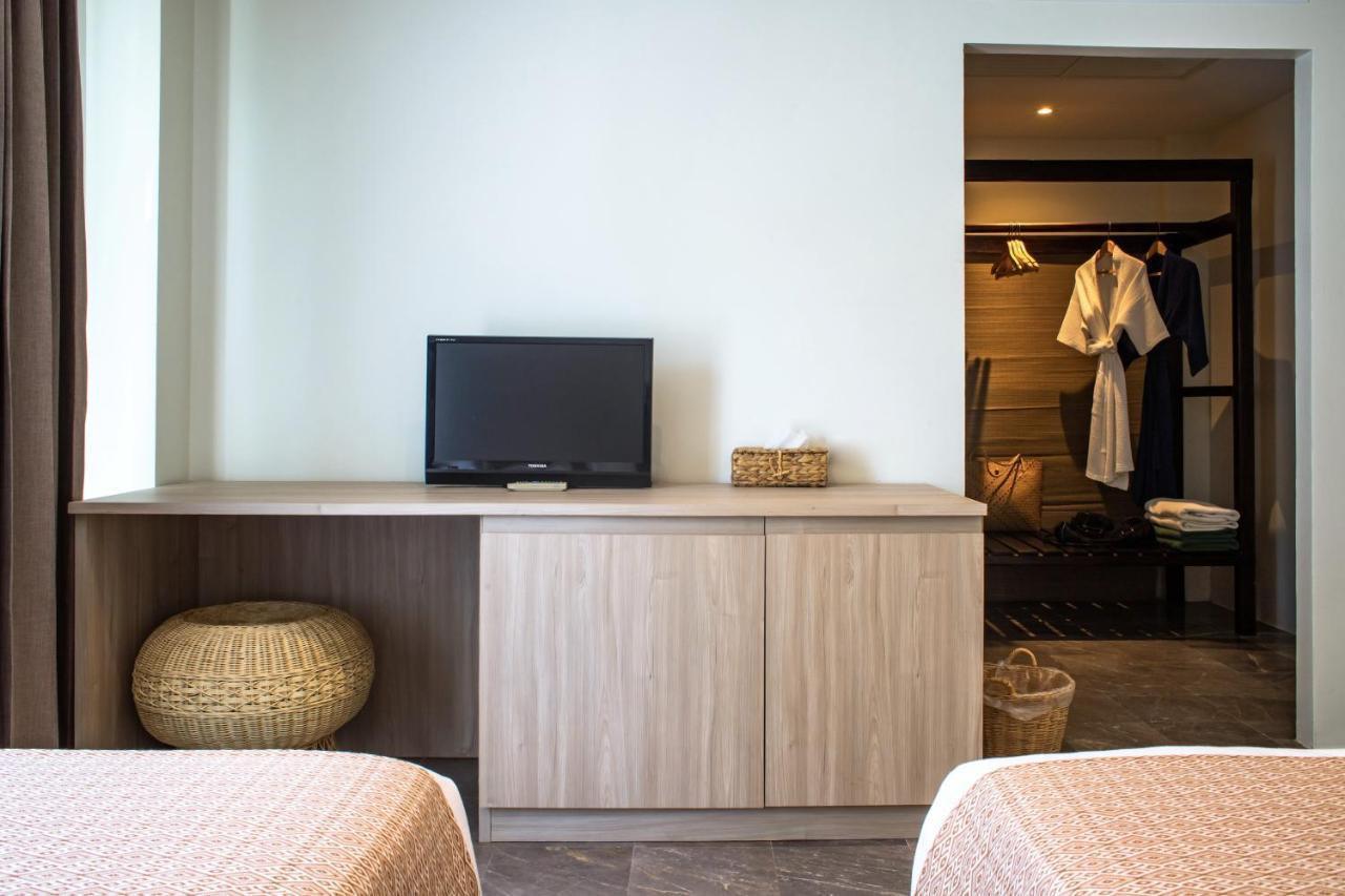 Simple Thai Twin Room Balcony,1026586561:JPEG