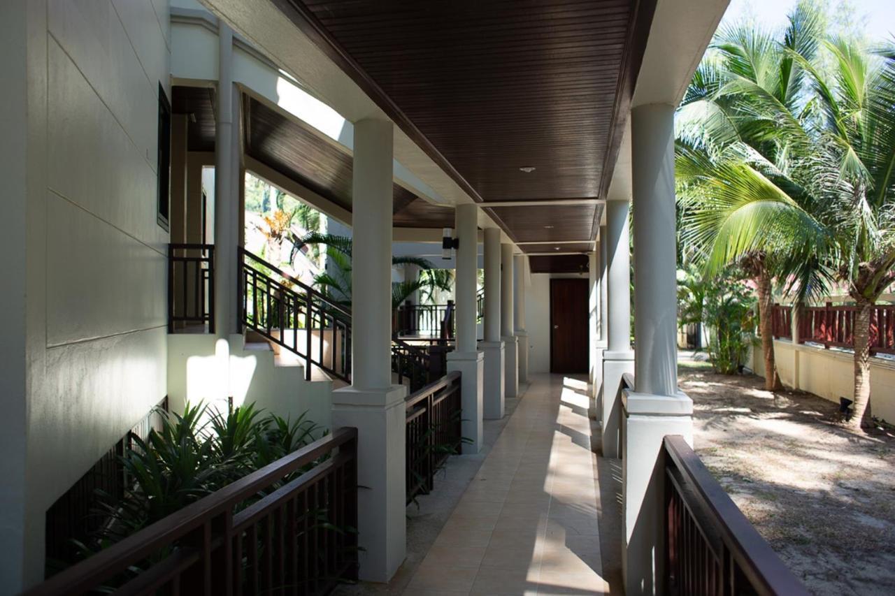 Deluxe Double Room Pool View