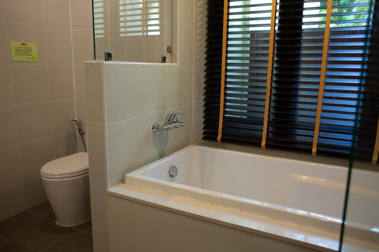 Deluxe Double Room Pool View