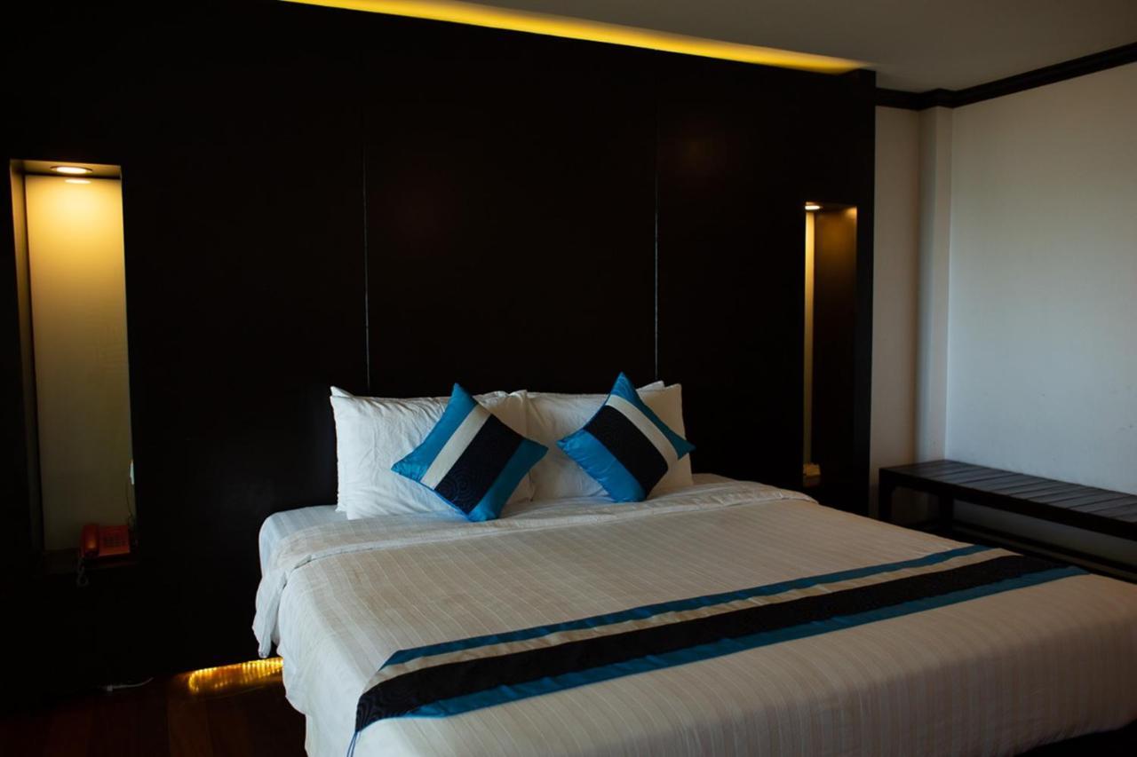 Deluxe Double Room Pool View