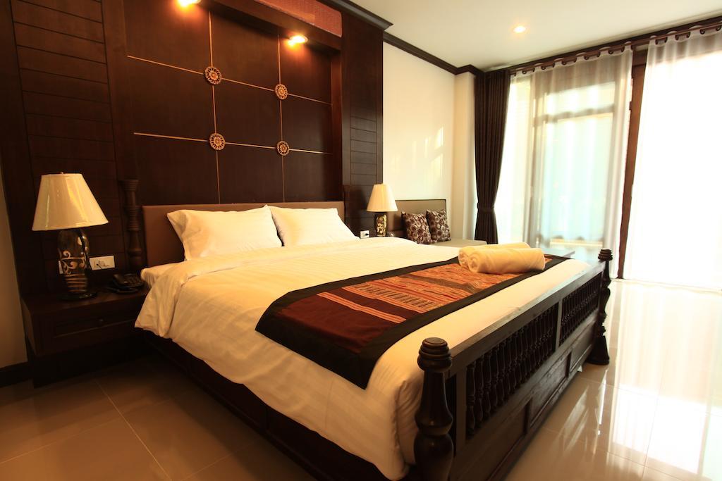 Deluxe Double Room,104197925:JPEG