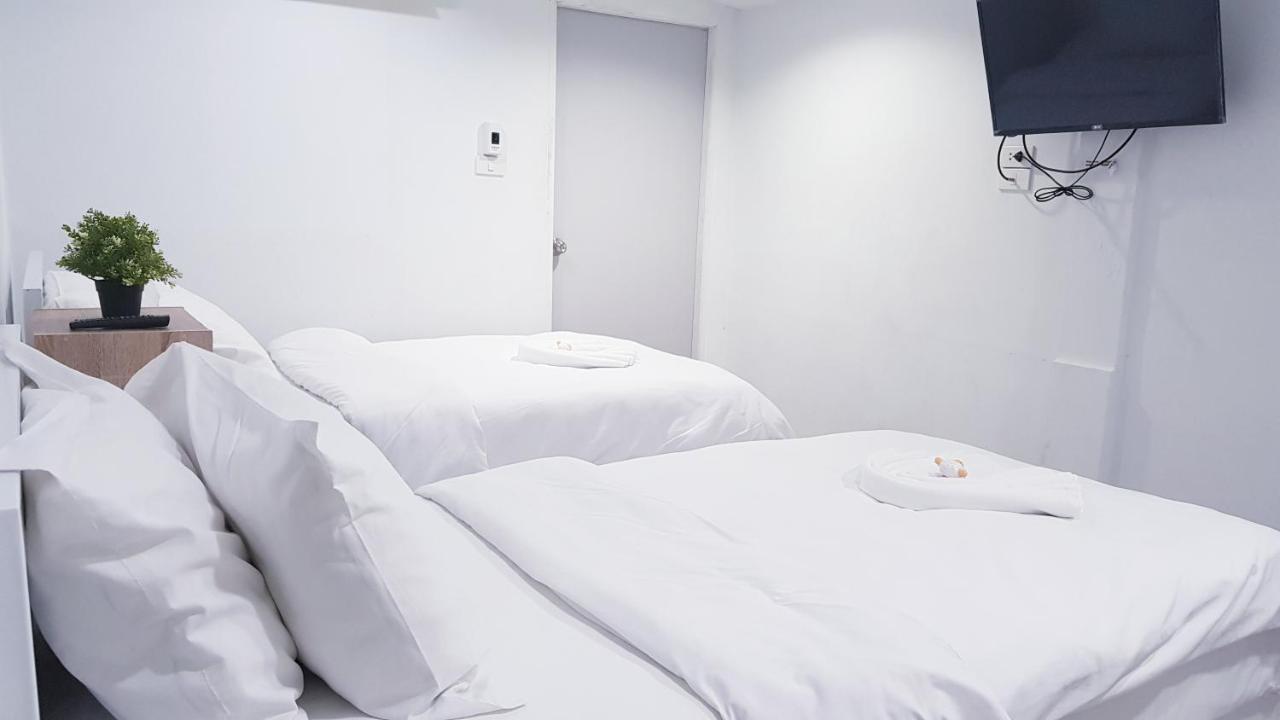 Double or Twin Room Private Bathroom