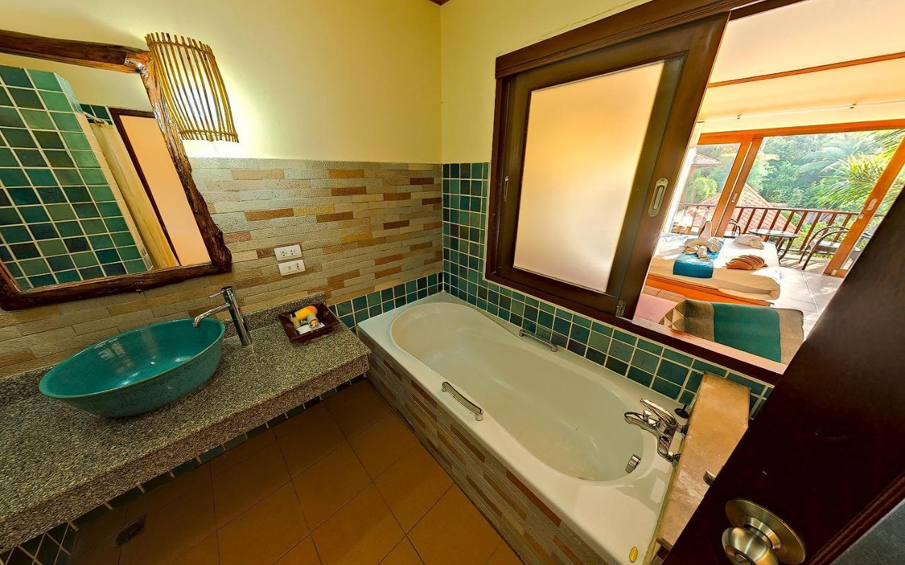Deluxe Double or Twin Room with Pool View,1209103132:JPEG