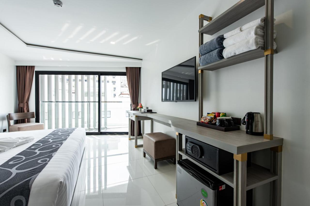 Deluxe Queen Room