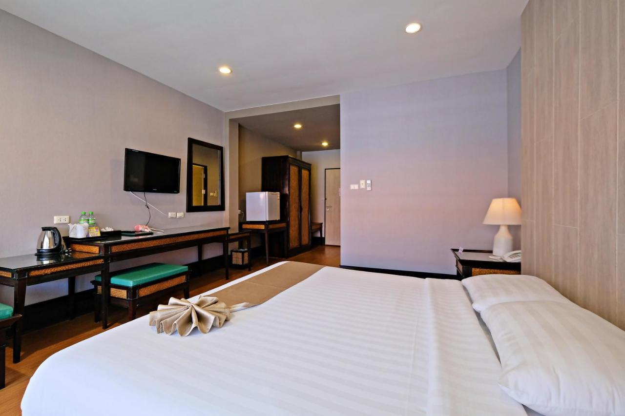 Superior Room King Bed,1097570520:JPEG
