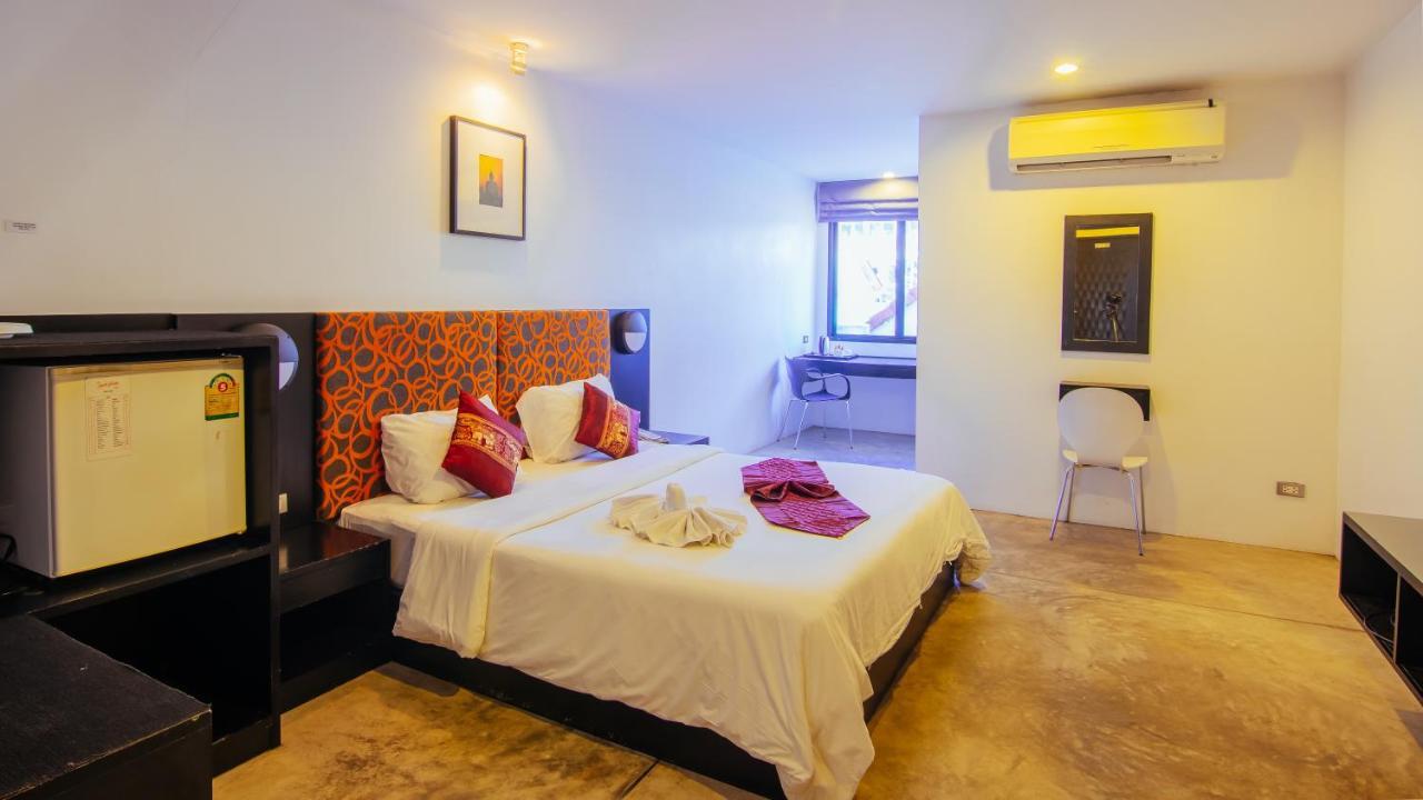 Large Deluxe Double or Twin Room