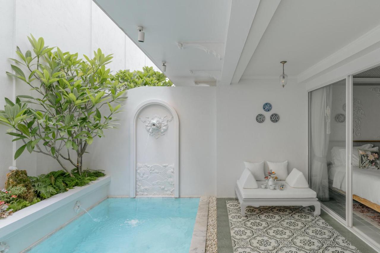 Junior Suite Private Pool Twin Bed