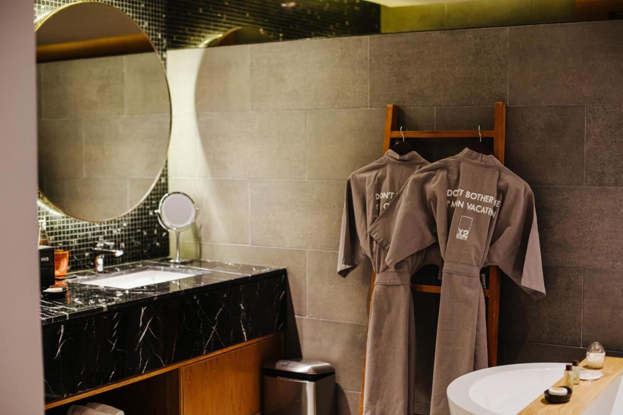 Pool Suite