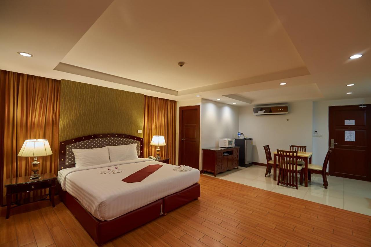Deluxe King Room