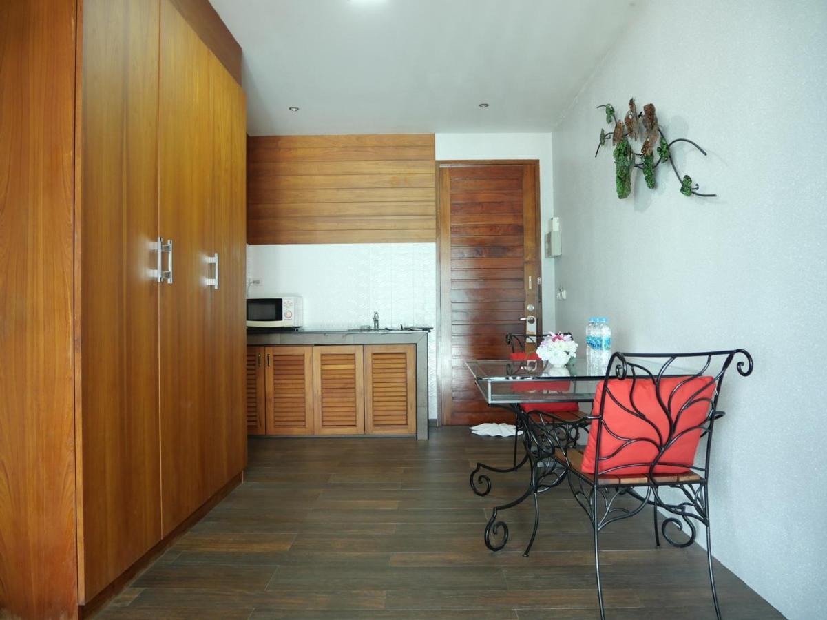Double Room with Balcony and Sea View