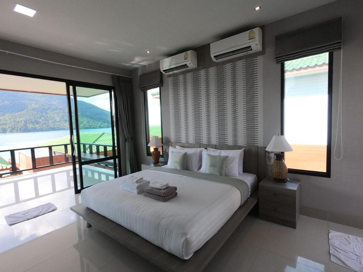 Deluxe Double Room with Balcony and Sea View