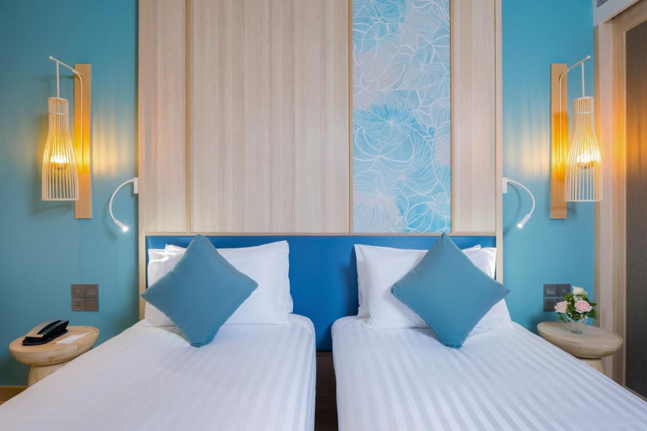 Deluxe Twin Room Pool View Beach Side