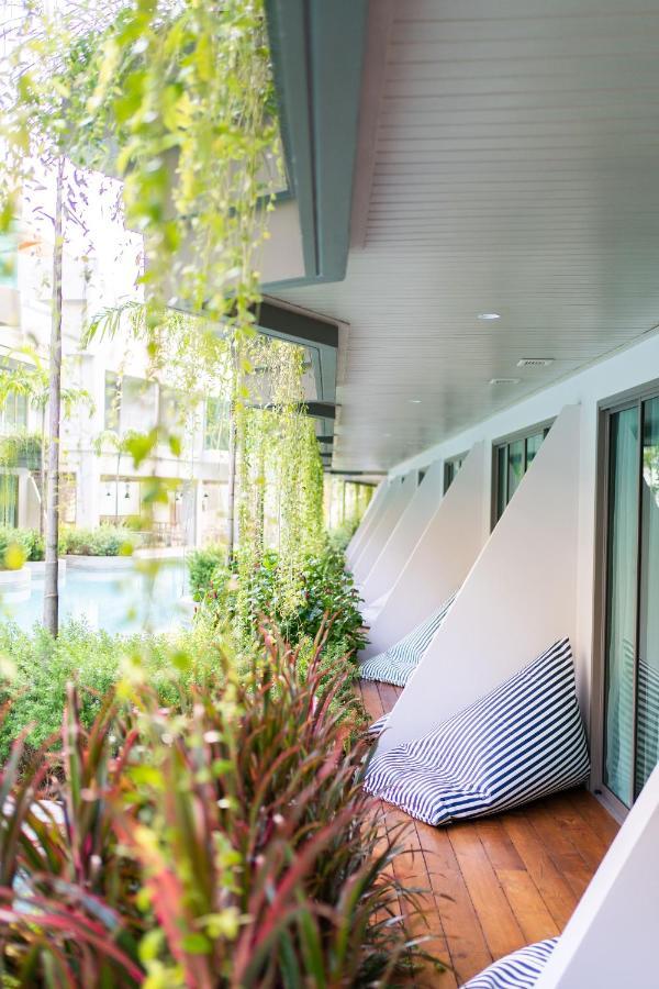 Deluxe Pool Access Double Bed,1182149485:JPEG