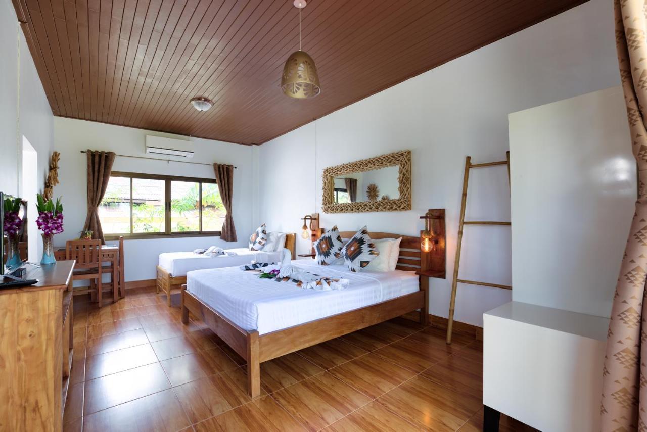 Deluxe Family Room
