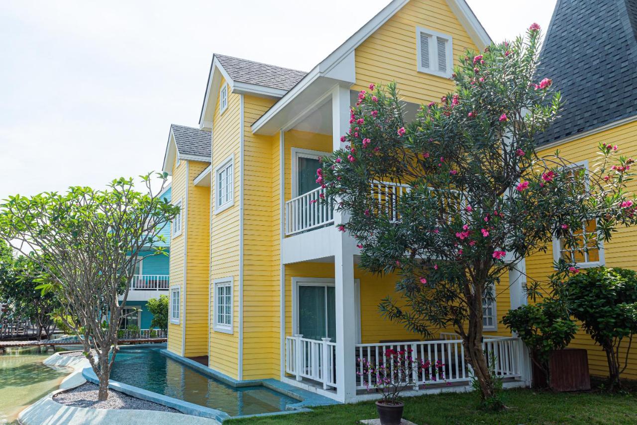 Deluxe Double Room Pool Access