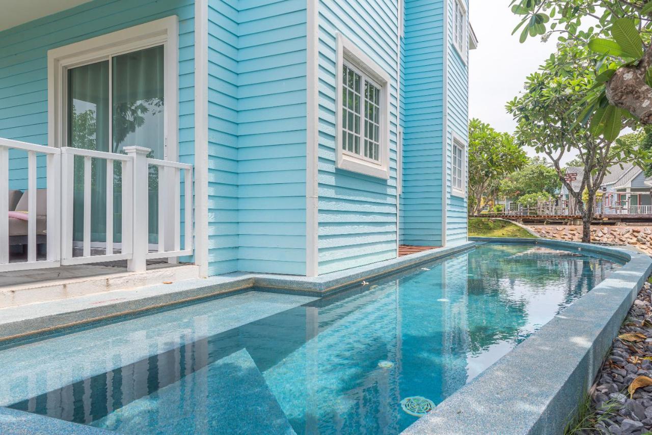 Deluxe Double Room Pool Access