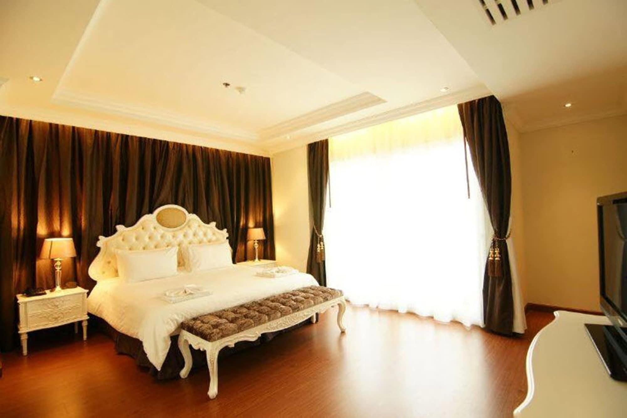 Two-Bedroom Suite