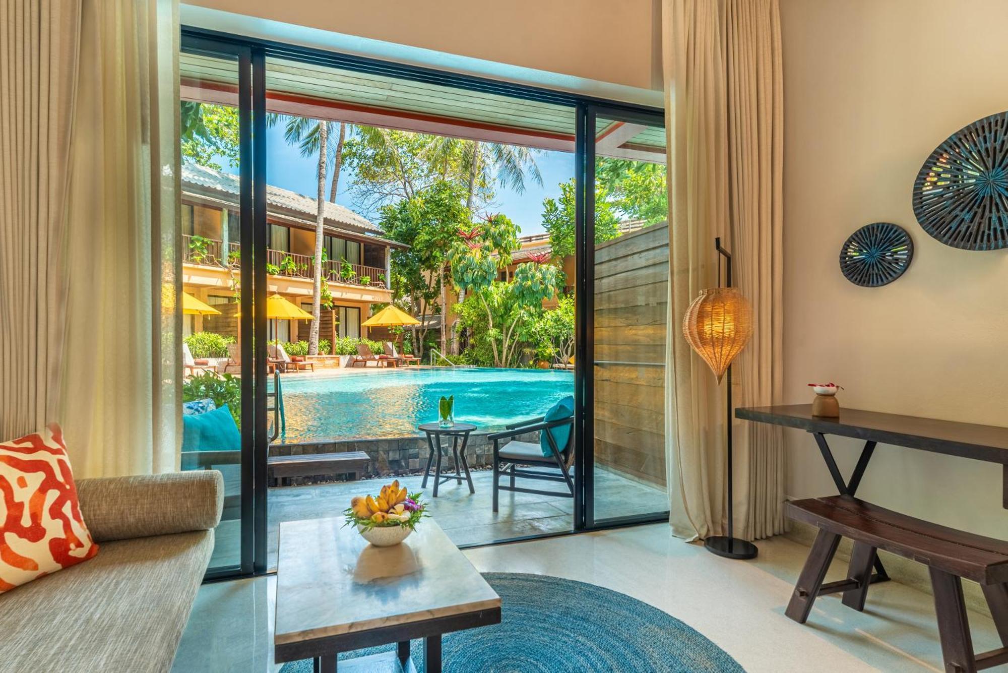 Deluxe Pool Access