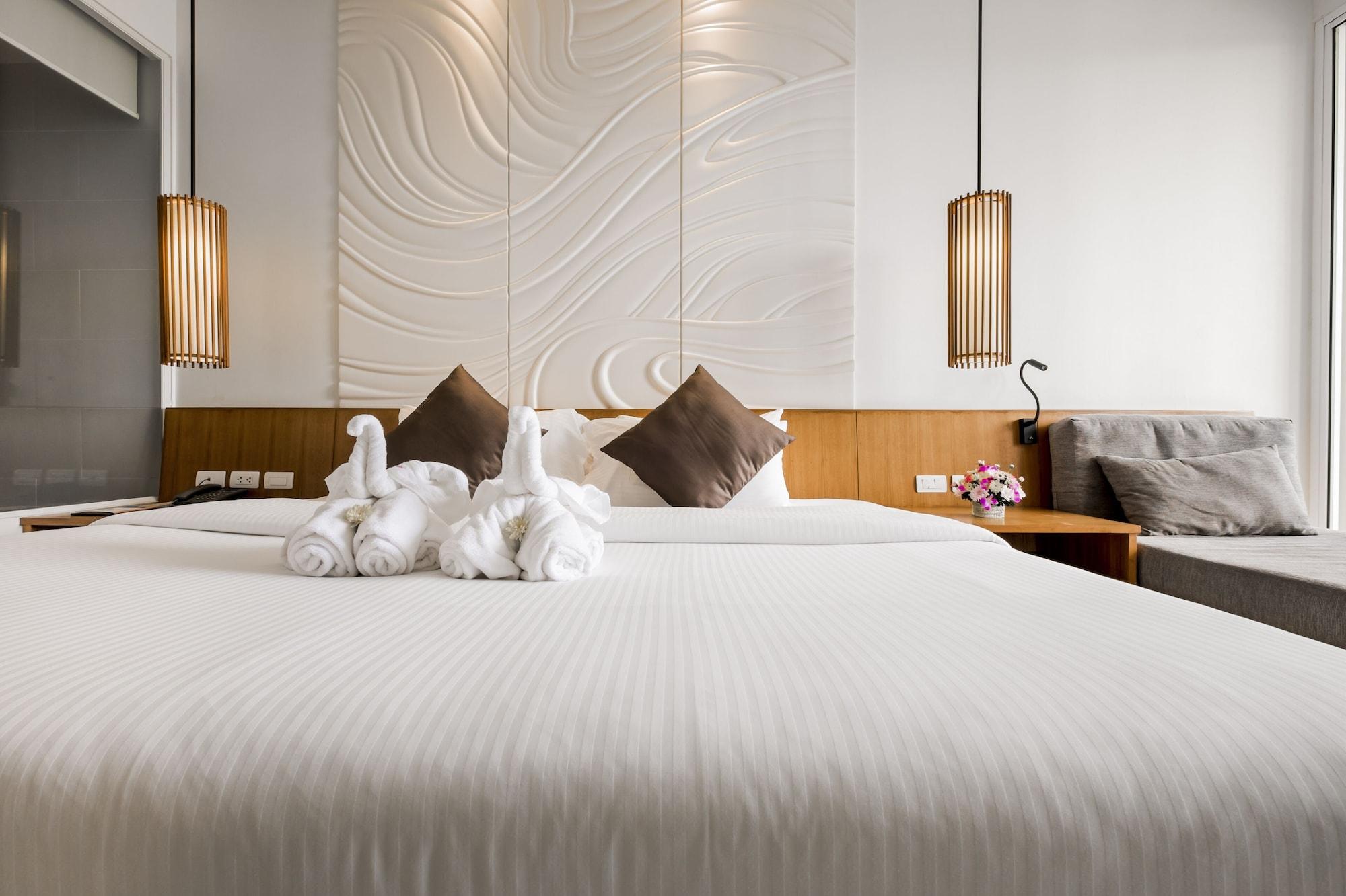 Deluxe Double or Twin Room