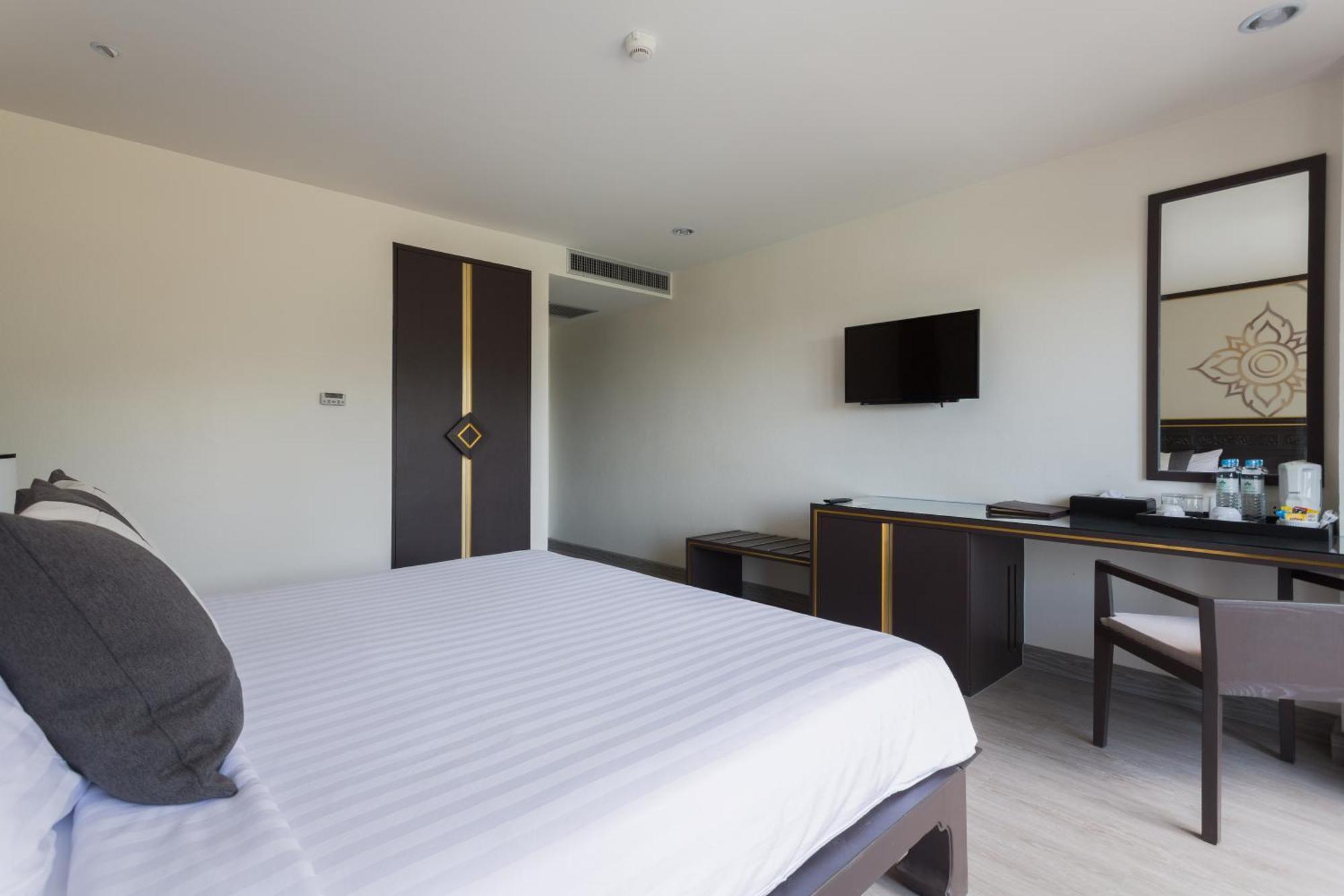 Superior Double or Twin Room Mountain View