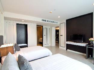 Two-Bedroom Royal Suite Sea View