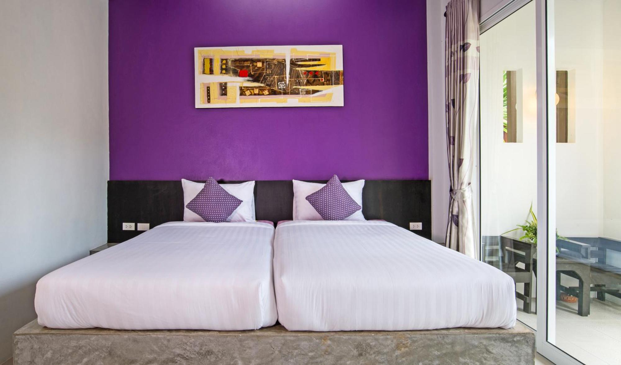 Deluxe Twin Pool View Room