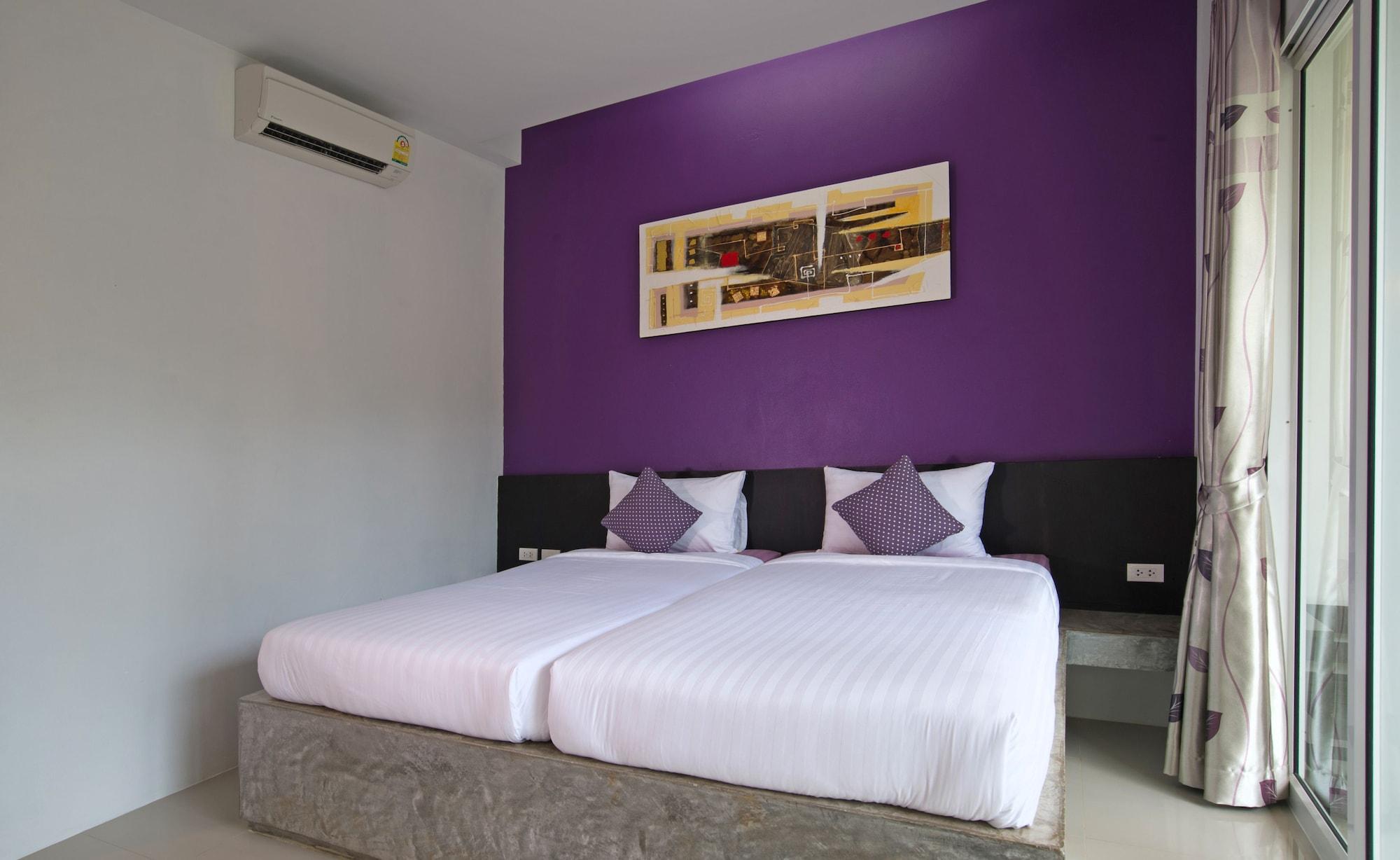 Deluxe Twin Pool View Room