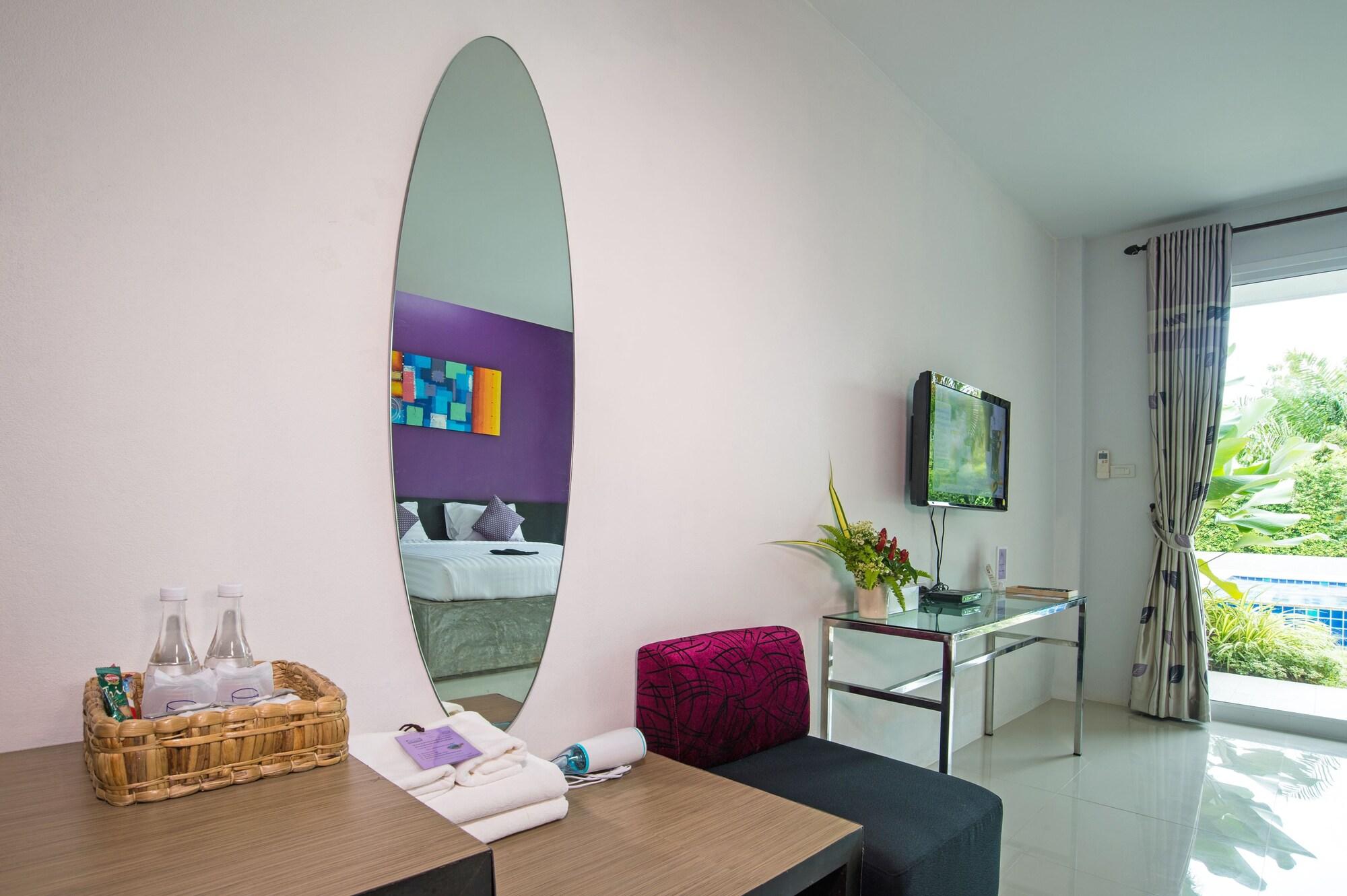 Deluxe Double Pool View Room