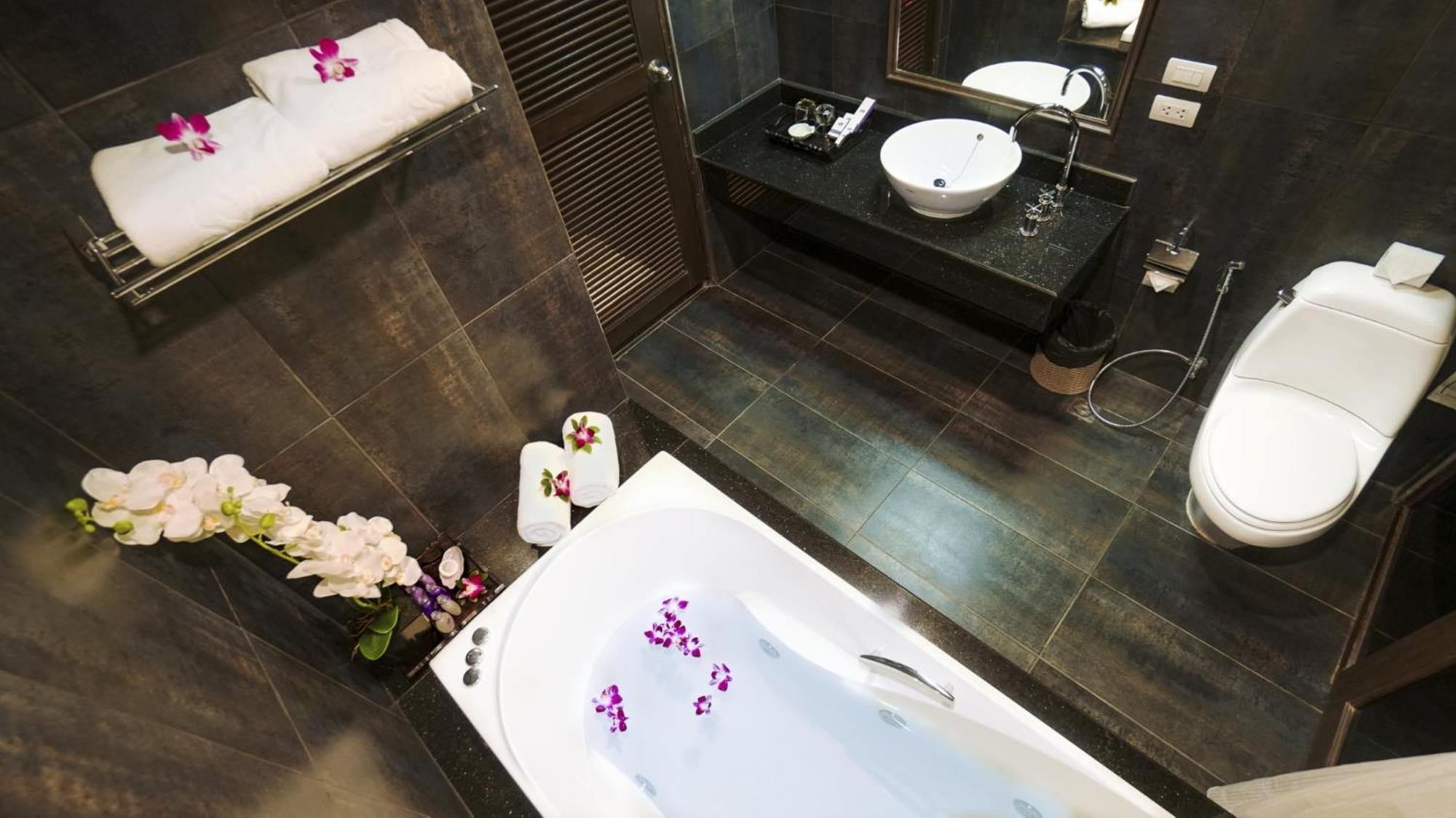 Villa Pool Access