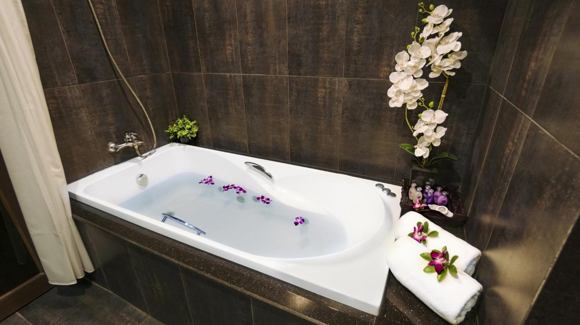 Villa Pool Access