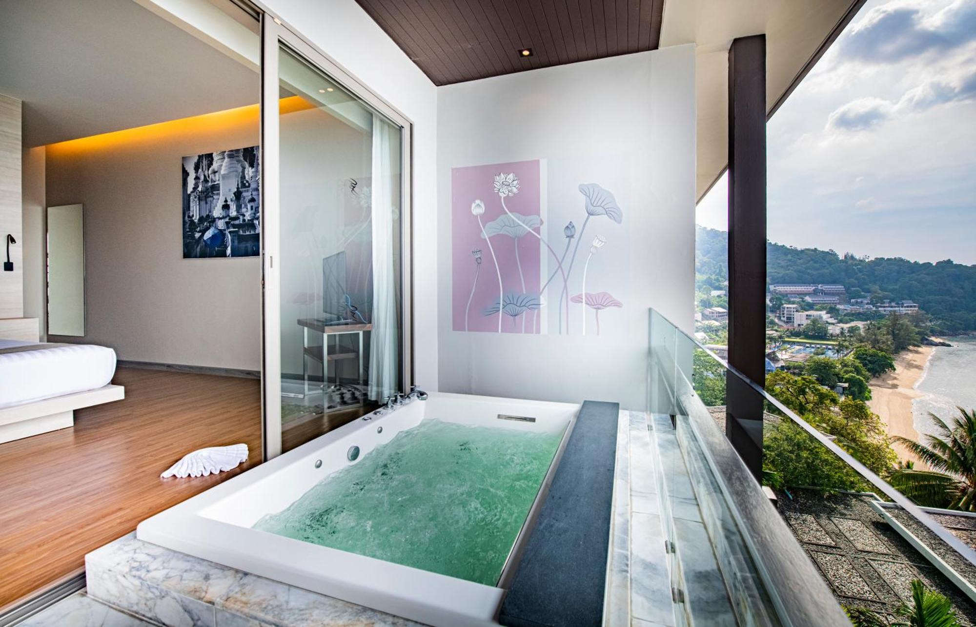 Sea View Jacuzzi Grand Suite