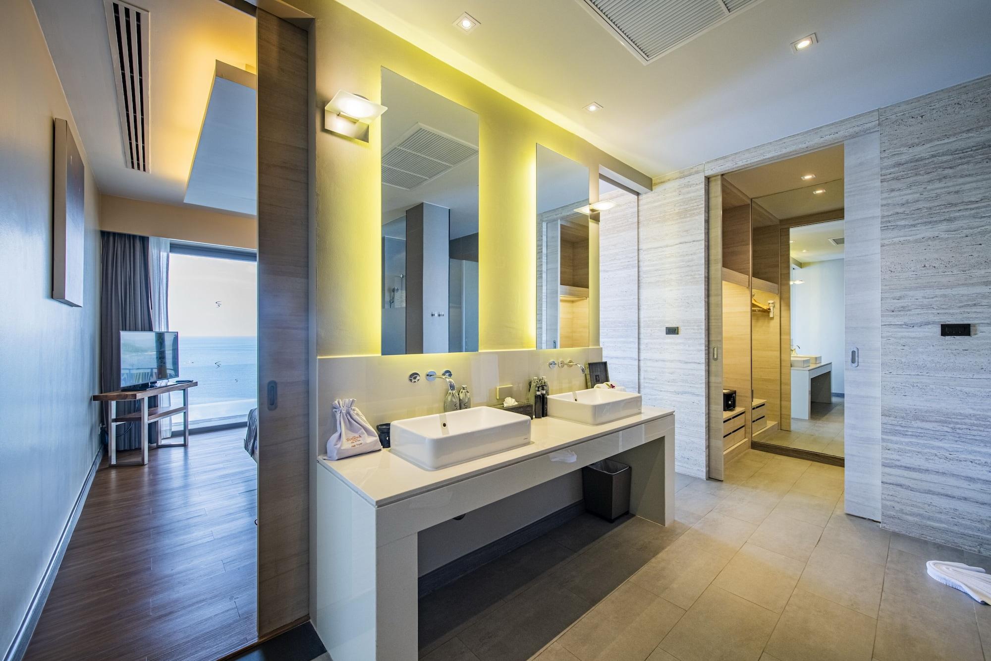 Executive Pool Penthouse Sea View
