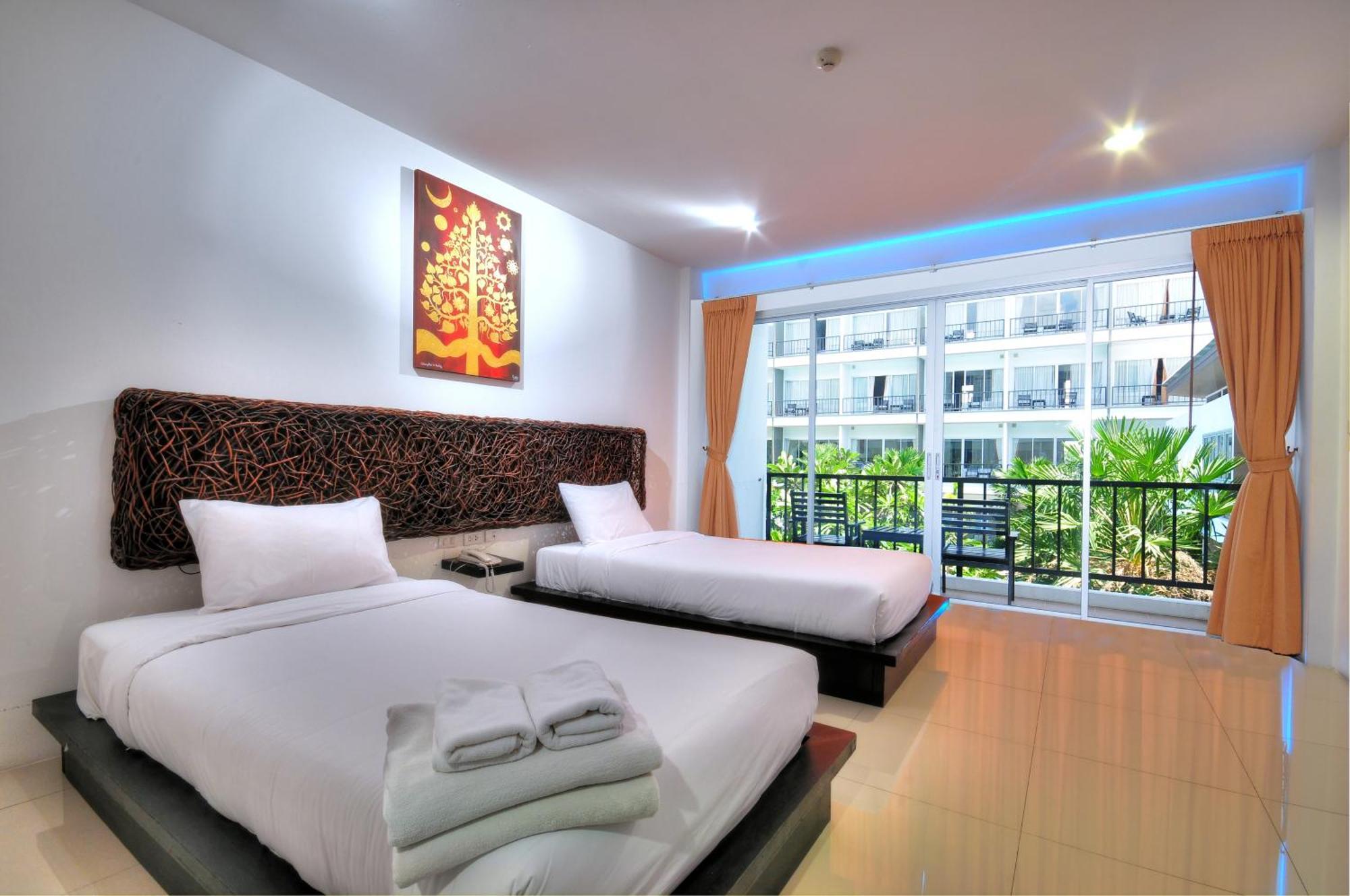 Deluxe Double or Twin Room Pool View