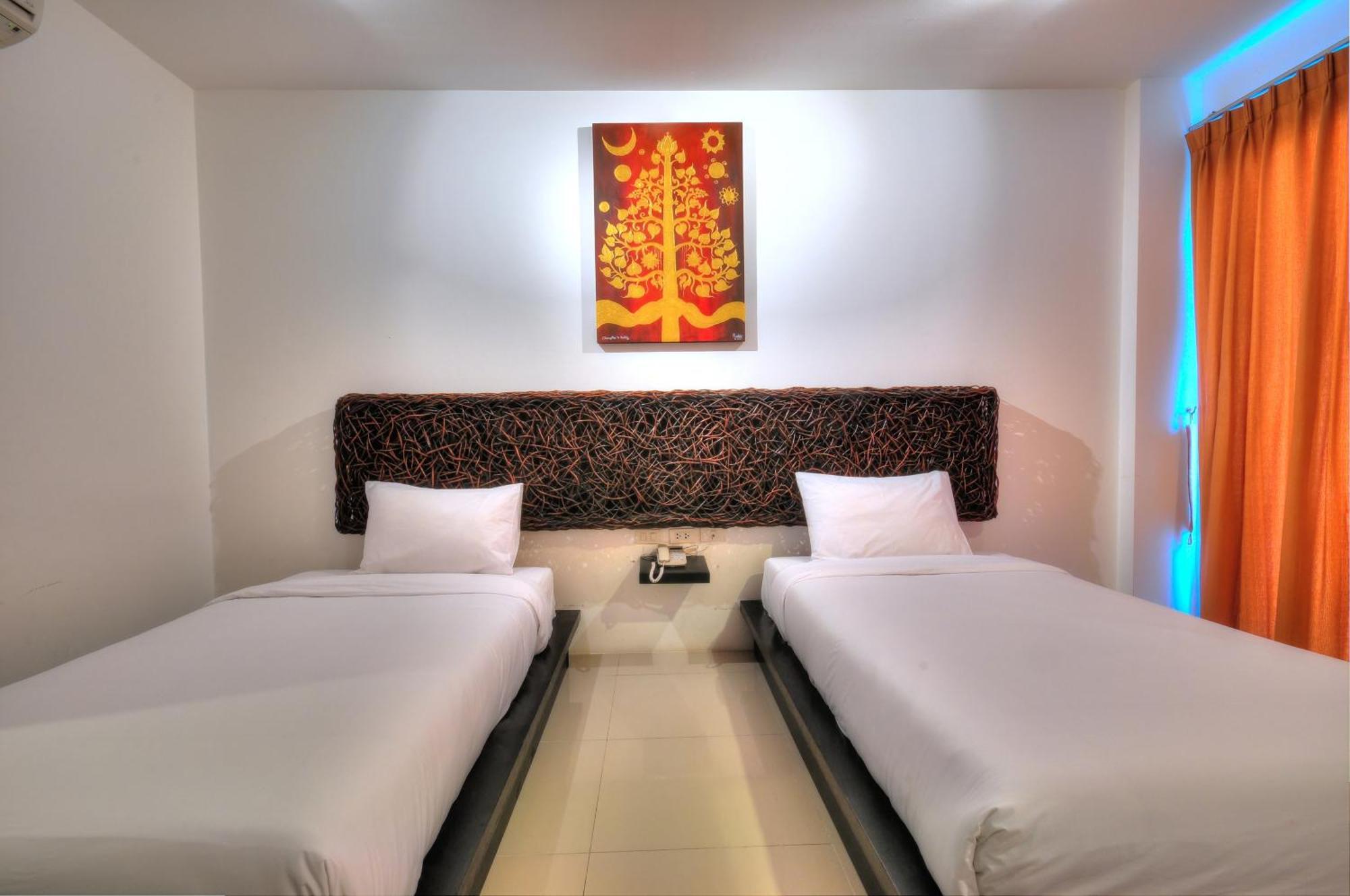 Deluxe Double or Twin Room Pool View