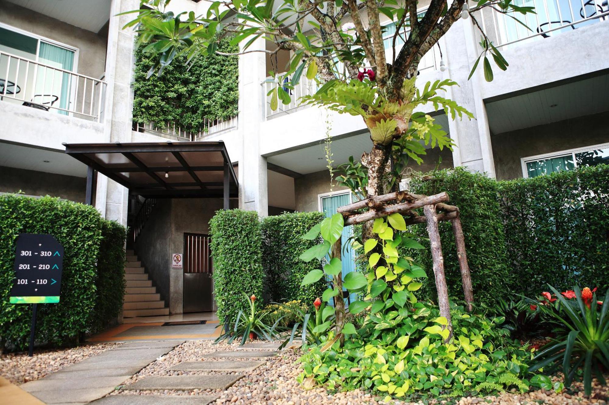 Room Garden View