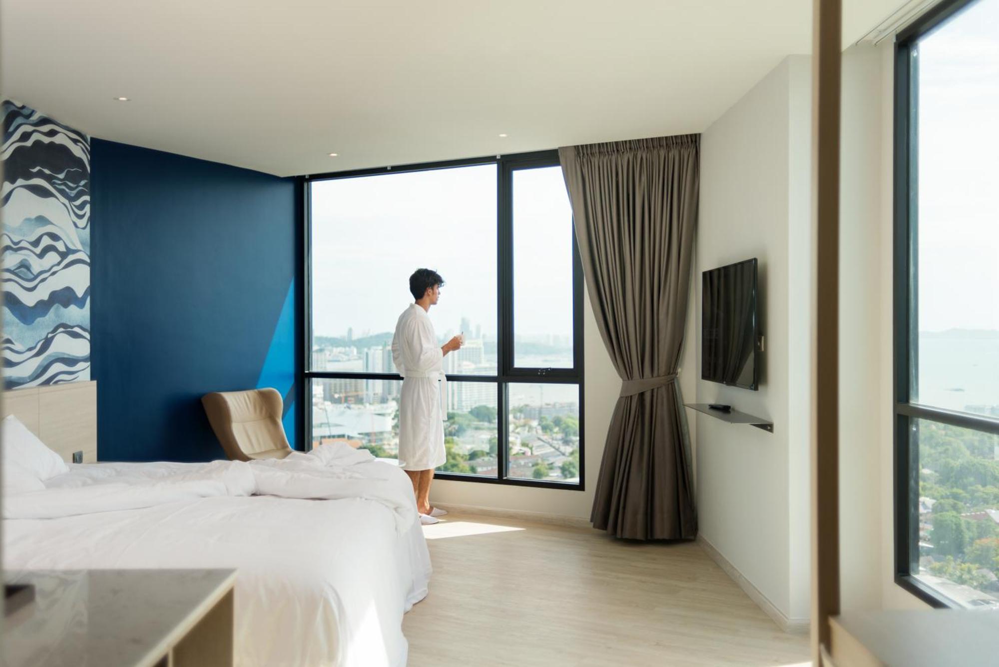Grand Deluxe Corner Room Sea View