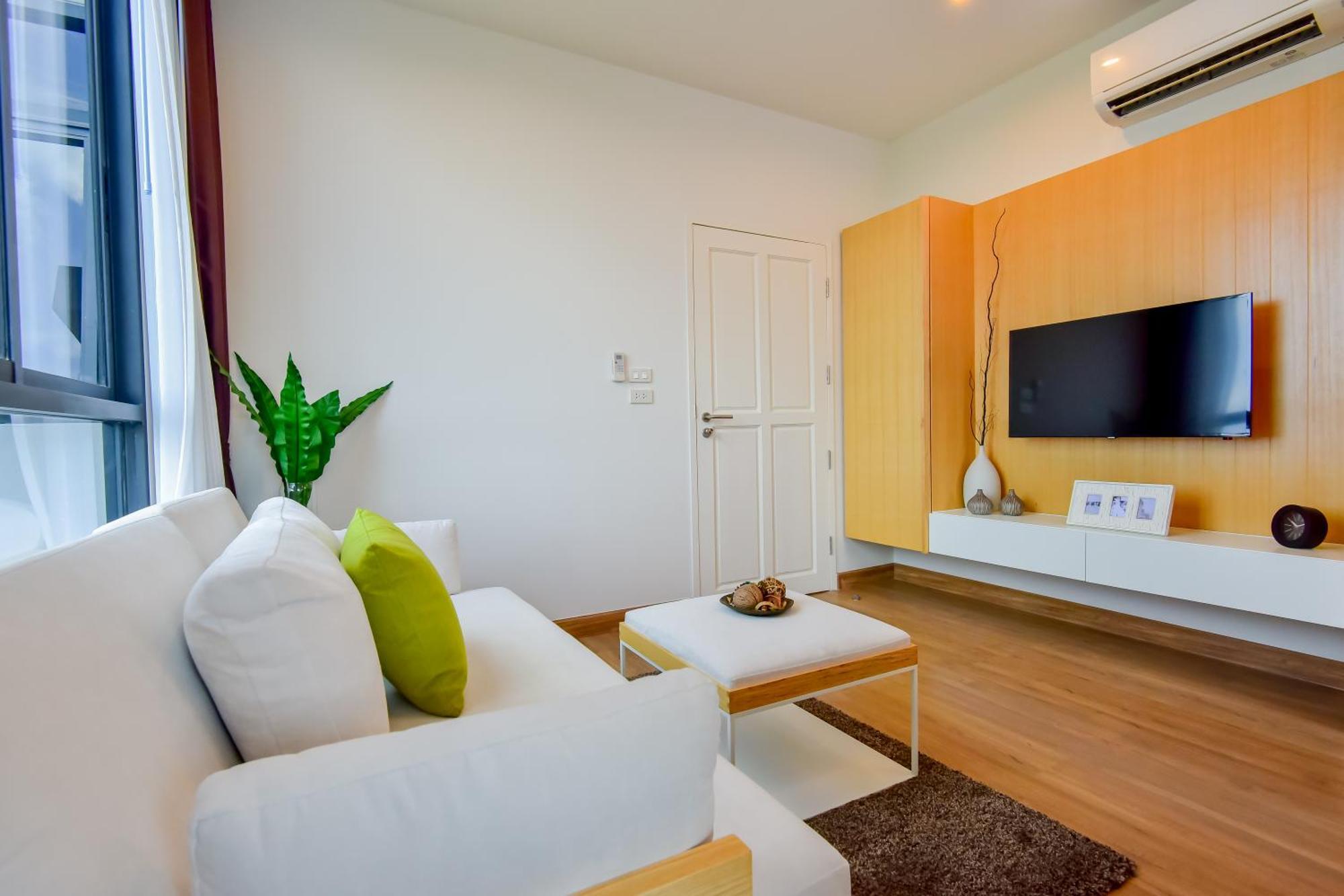 Deluxe One-Bedroom Suite