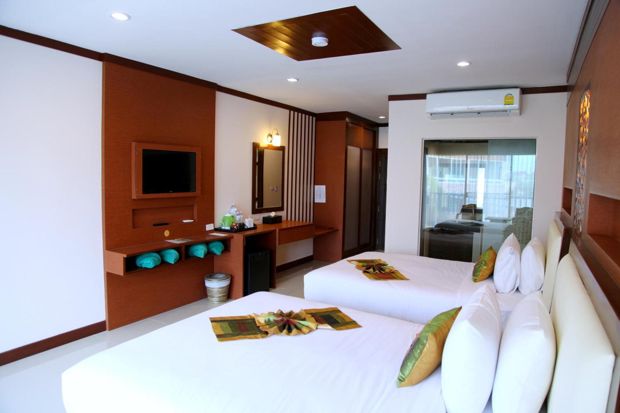 Family Suite Pool Access