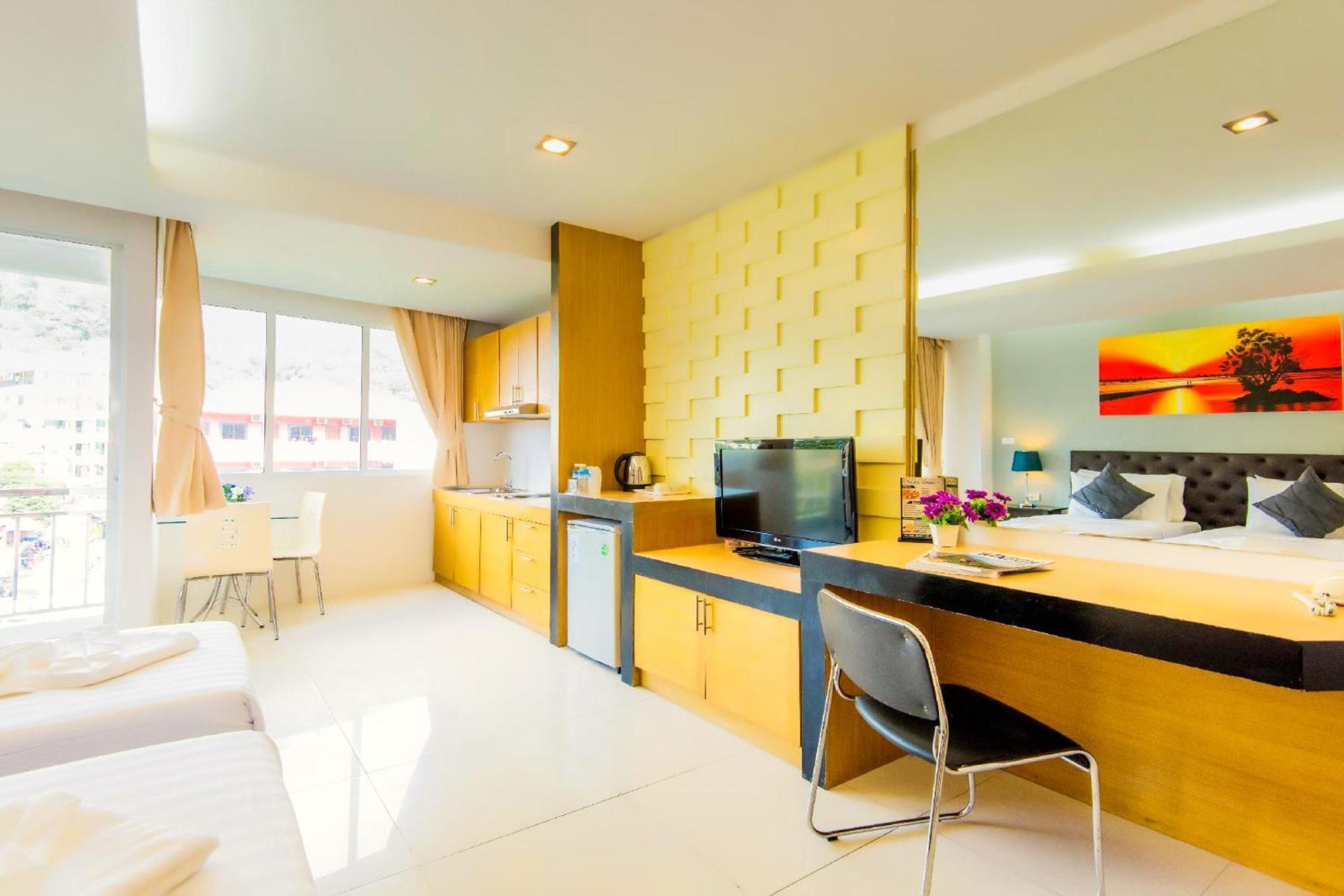 Deluxe King Room