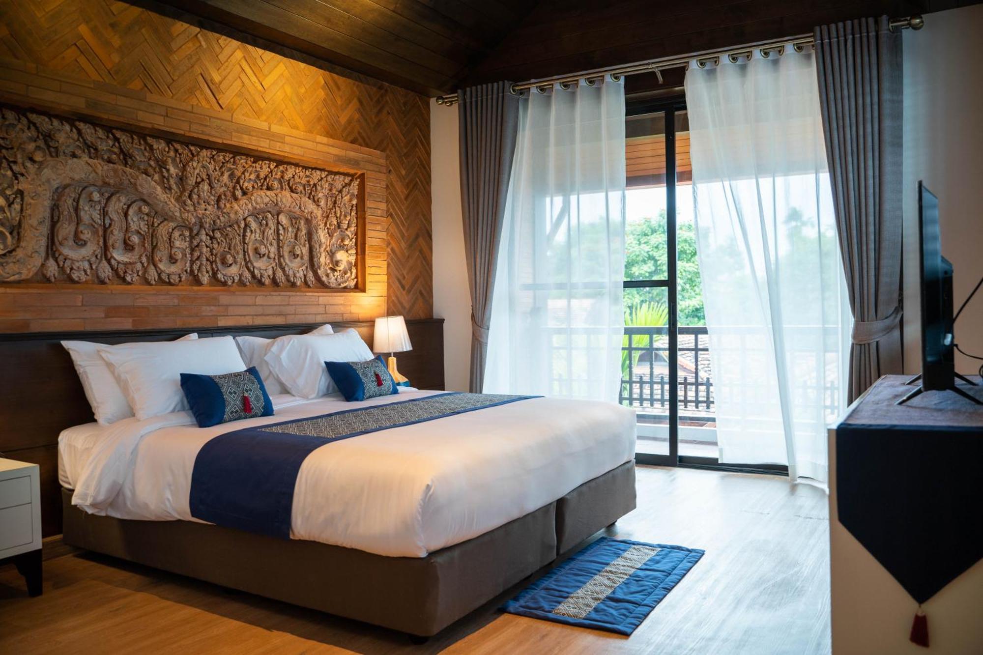 Deluxe Doppelzimmer mit Balkon (Holzdecke)
