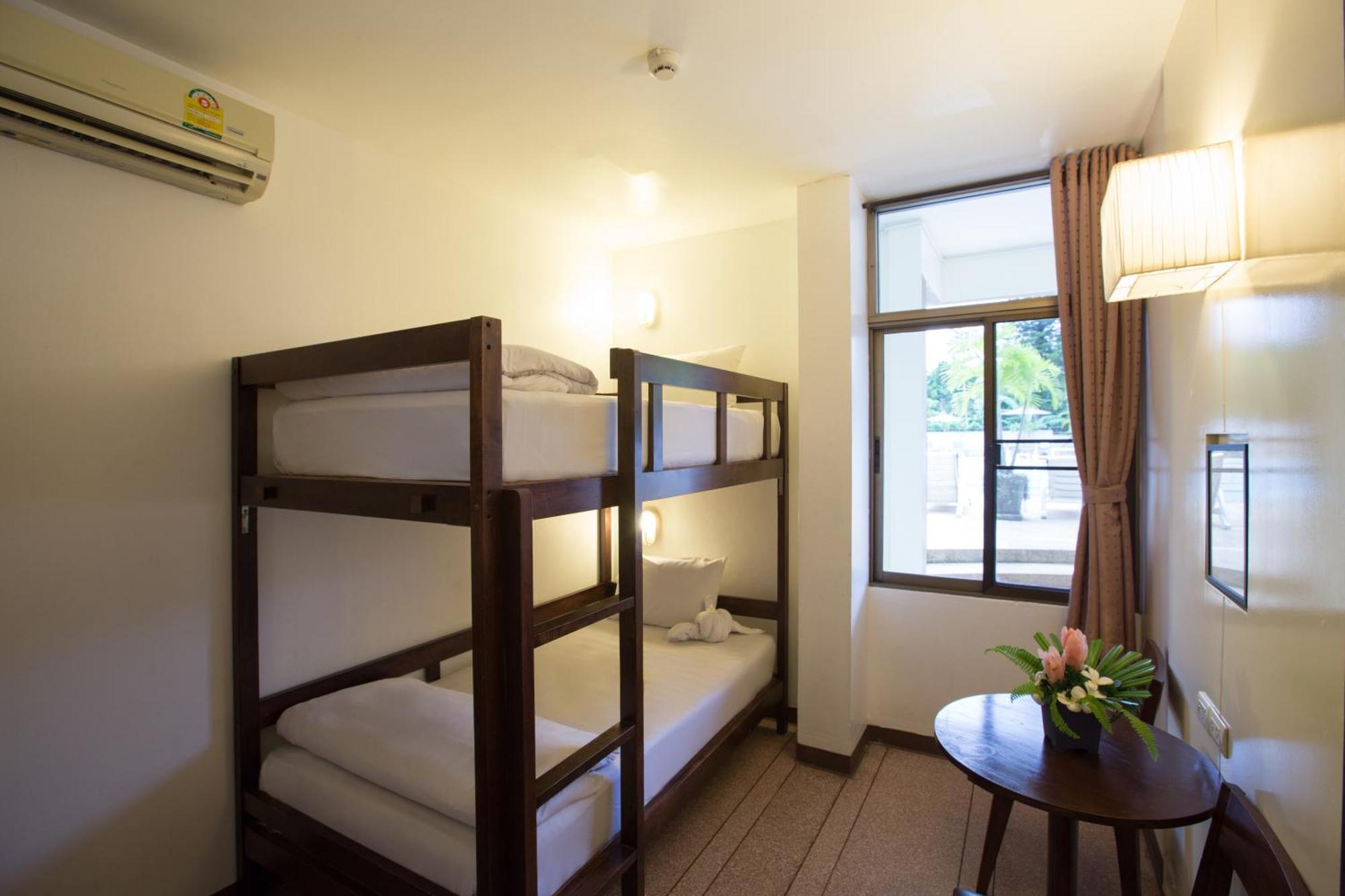 Bunk Bed in Dormitory Room with Shared Bathroom (2 Adults)