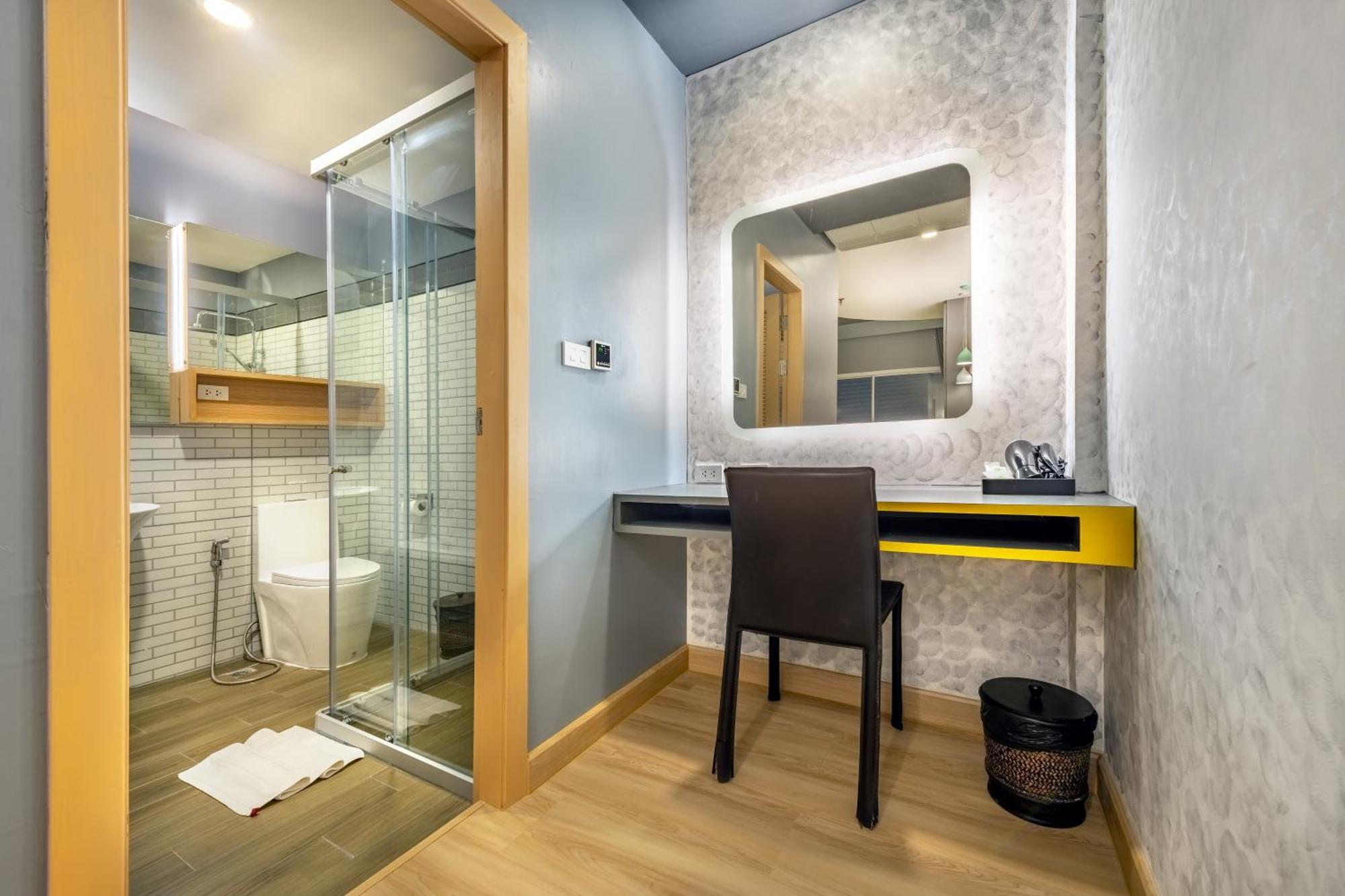 Deluxe Double Room - No Window