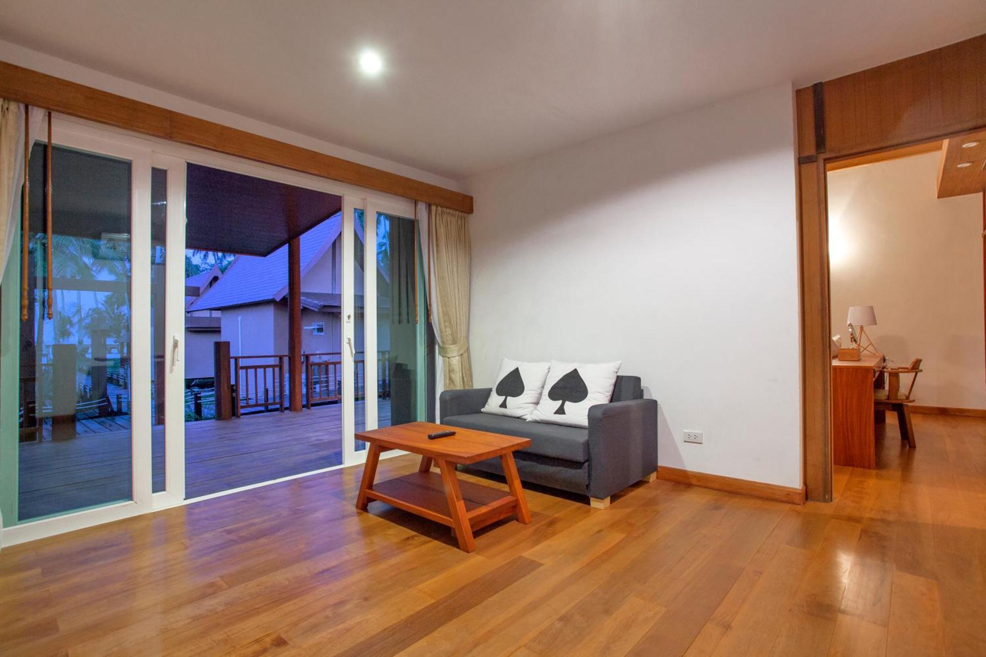 Deluxe Family Room