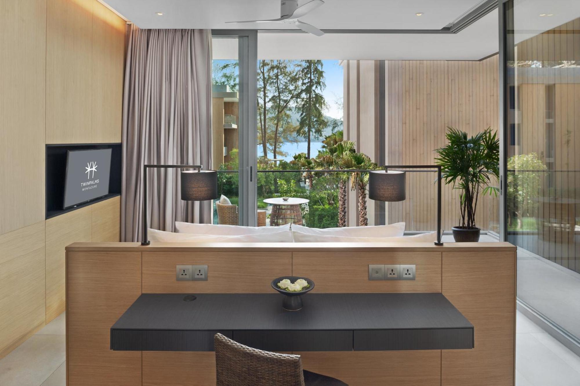 Azure Sea View Suite,1284186721:JPEG
