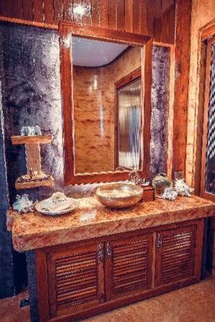 PhuPha Family Room