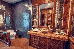 PhuPha Family Room