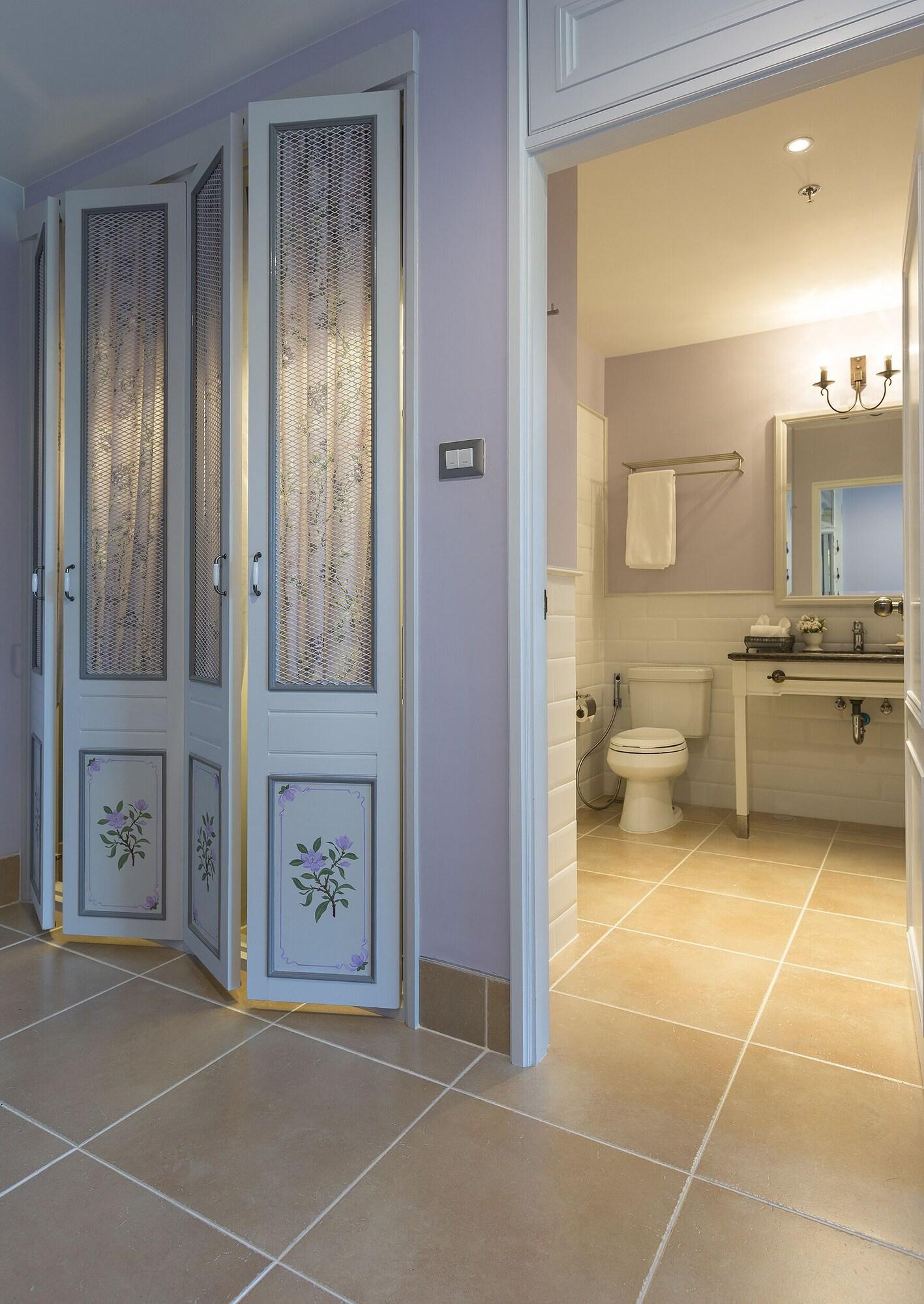 Deluxe Pool View (24 Hours Use of Room),1227503885:JPEG