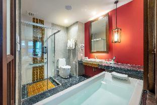 Deluxe Twin Bed Pool View