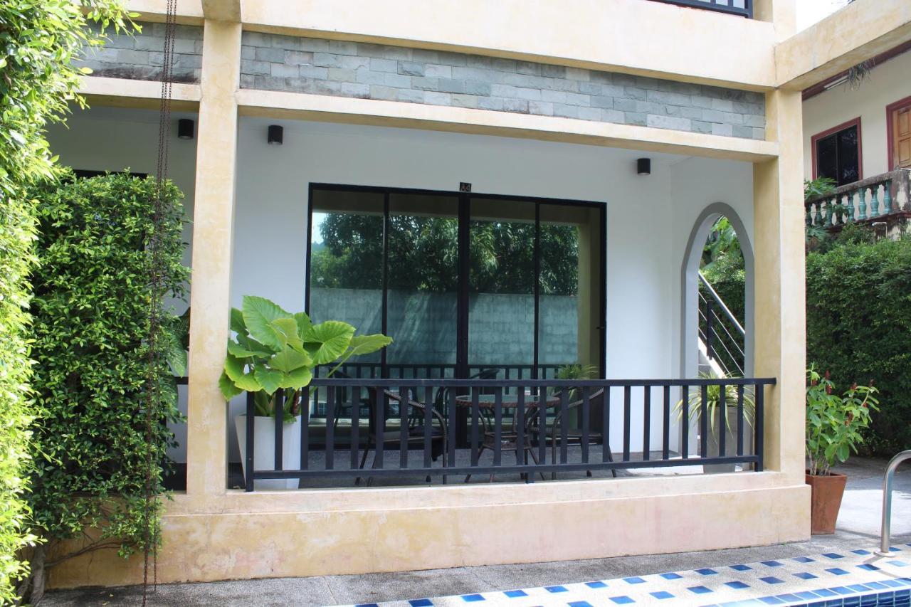 Studio Balcony