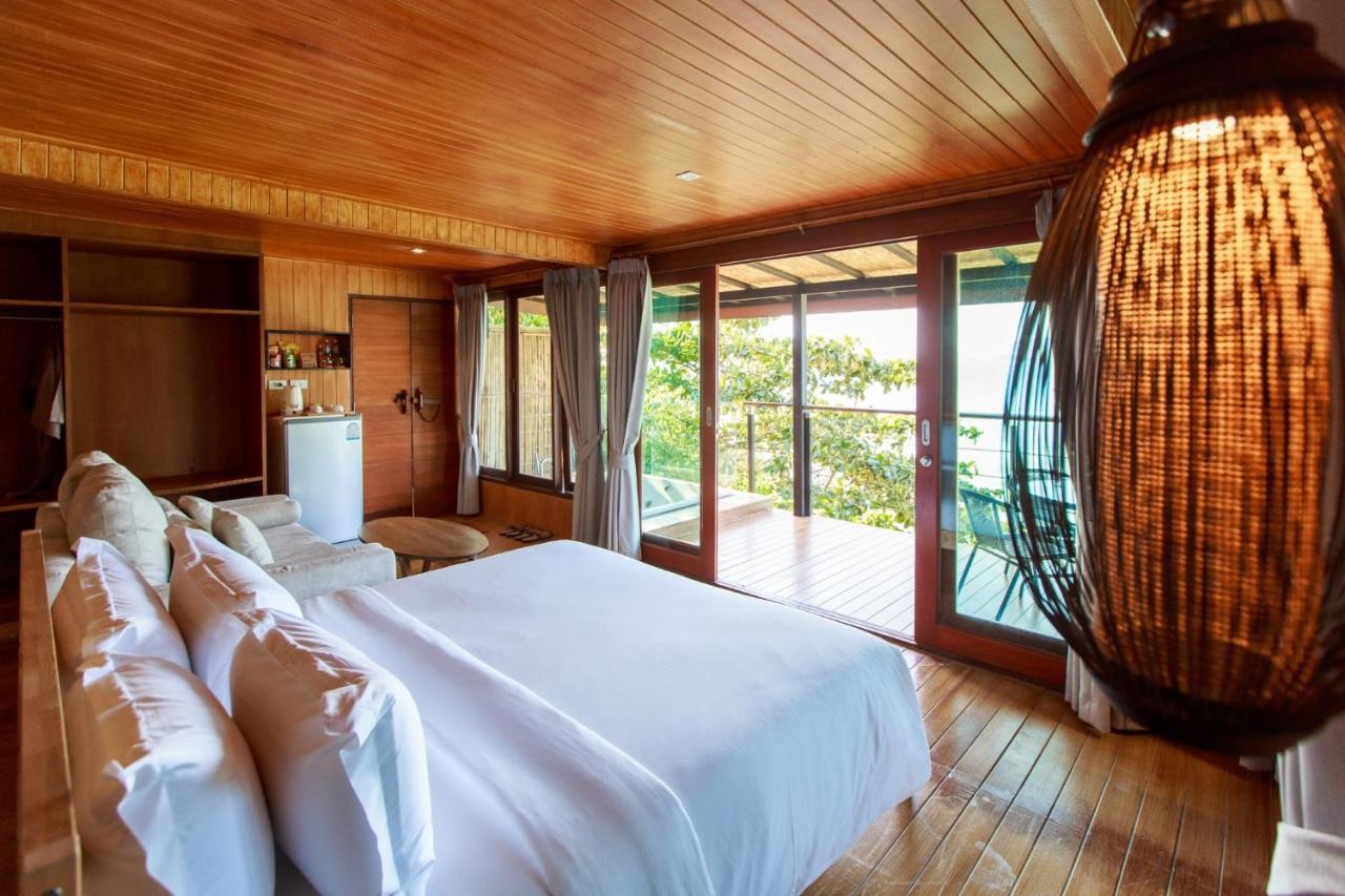 Two-Bedroom Jacuzzi Family Ocean View
